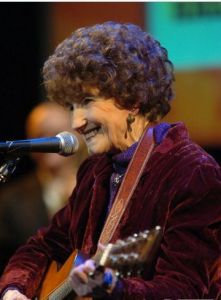 黑茲爾·狄更斯 黑茲爾·狄更斯