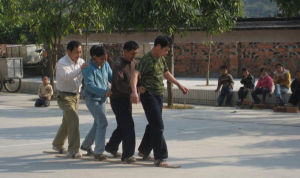 板鞋接力 板鞋接力