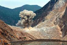 雲南堰塞湖爆破