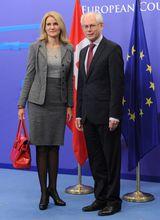 與歐洲理事會主席范龍佩合影