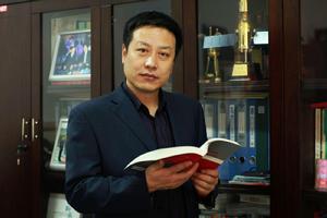 李華[宿城區經貿局副局長兼江蘇箭鹿集團副總經理]