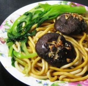 青蒜香菇面 青蒜香菇面