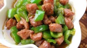 青椒牛肉丁 青椒牛肉丁