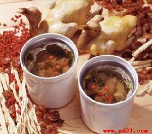 百桂燉乳鴿 百桂燉乳鴿