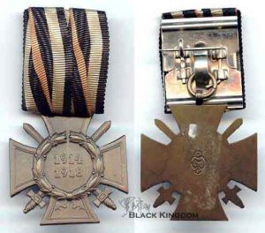 1914-18榮譽十子閱兵章條，使用雙簾勛帶，這種方式是德國南部風格，典型的巴伐利亞用法。