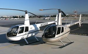 羅賓遜R44直升機