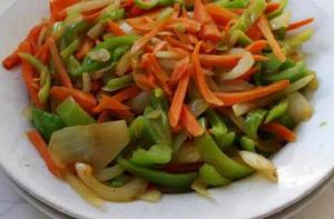 洋蔥番茄炒野米 洋蔥番茄炒野米