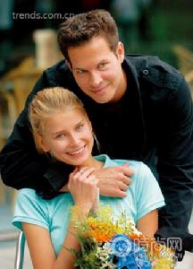 Hana Soukupova &amp; Drew Aaron