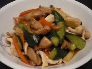 青瓜雞菇炒臘肉 青瓜雞菇炒臘肉