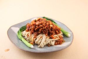 炸醬拌麵 炸醬拌麵