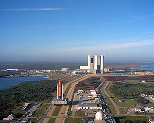 （圖）亞特蘭提斯號太空梭正被運往發射場