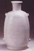 白釉穿帶壺 白釉穿帶壺
