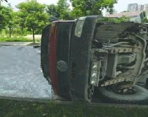 10·9泰國卡車側翻事故 10·9泰國卡車側翻事故