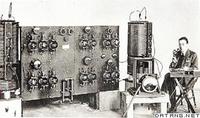 （圖）1919年美國馬可尼公司的6.5千瓦廣播發射機)