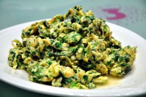 雞蛋皮炒薺薺菜 雞蛋皮炒薺薺菜