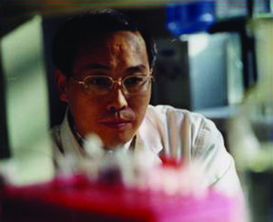 章金剛[生物藥品與病毒專家]