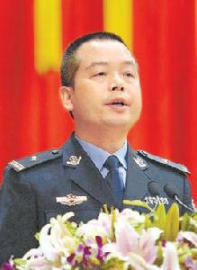 劉勝春[湘西“矮寨交警”]