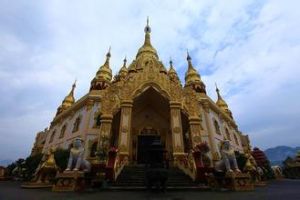 芒市大金塔