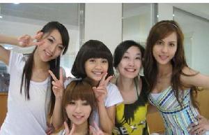 《愛就宅一起》