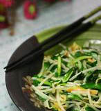 銀芽黃花炒韭菜 銀芽黃花炒韭菜