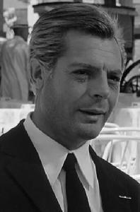 八又二分之一[1963年費德里科&middot;費里尼執導電影]