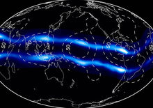 赤道上空電漿發光