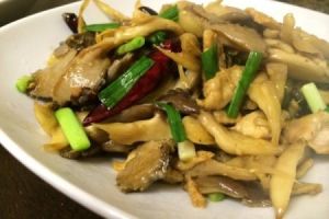 肉片炒平菇 肉片炒平菇