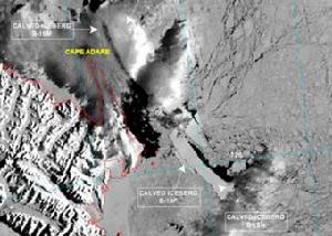 B-15A冰山發生解體崩裂照片