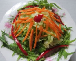 圓白菜薺菜拌辣椒胡蘿蔔絲