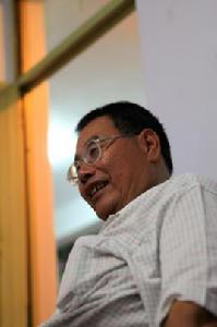 劉進元[作家文摘編審]