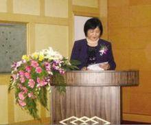 發言中的易善玲