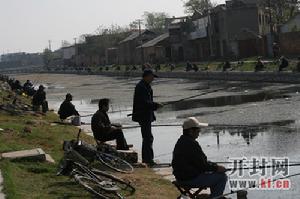 （圖）廣濟河成了臭水河