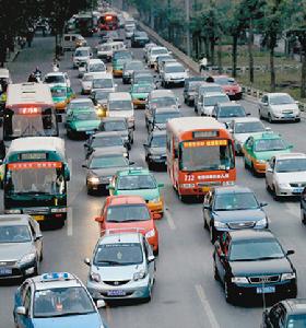 日益增多的轎車