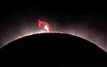 1992年日全食期間拍到的日珥