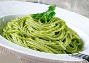 香草杏仁青醬意面 香草杏仁青醬意面