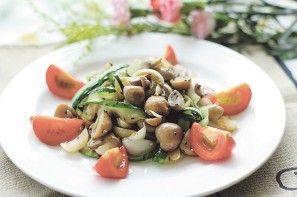 口蘑炒草菇 口蘑炒草菇