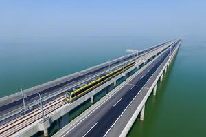 穿越石臼湖的捷運S9號線