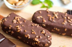 乾果脆皮朱古力夾心雪糕 乾果脆皮朱古力夾心雪糕