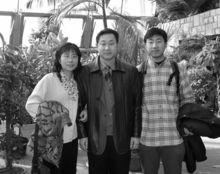 洪友士一家