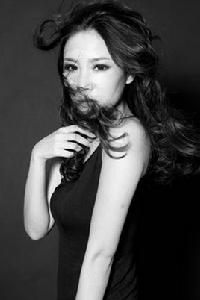 朱潔[歌手朱梓溶]