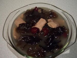 紅棗木耳瘦肉湯 紅棗木耳瘦肉湯