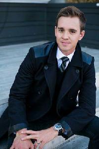 霍爾登[美國足球運動員]