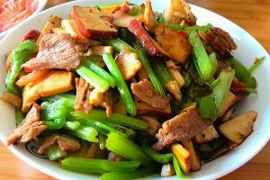 芹菜香乾炒肉 芹菜香乾炒肉