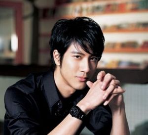 你可以告訴我你還愛誰 你可以告訴我你還愛誰