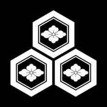 三重龜甲菱花紋