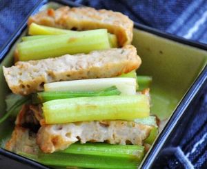 芹菜魚餅小炒 芹菜魚餅小炒