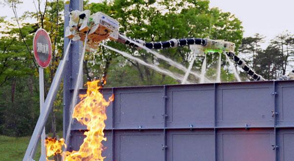 可懸浮在空中的滅火機器人