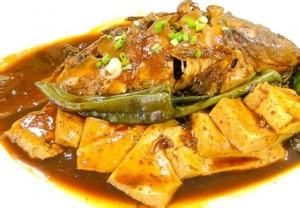 生燉豆腐鯉魚 生燉豆腐鯉魚