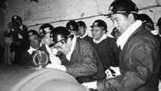 2005年5月21日,全國人大常委會副委員長李鐵映到平莊煤業集團檢查煤礦安全生產情況,並慰問了困難家庭和井下煤礦工人。