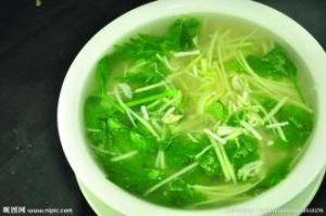 土豆芹菜葉湯 土豆芹菜葉湯